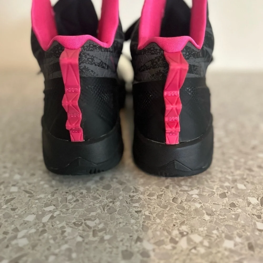 Nike Zoom Hyperfuse 2013 Black/Metallic Silver-Dark Grey-Pink Size 10.5